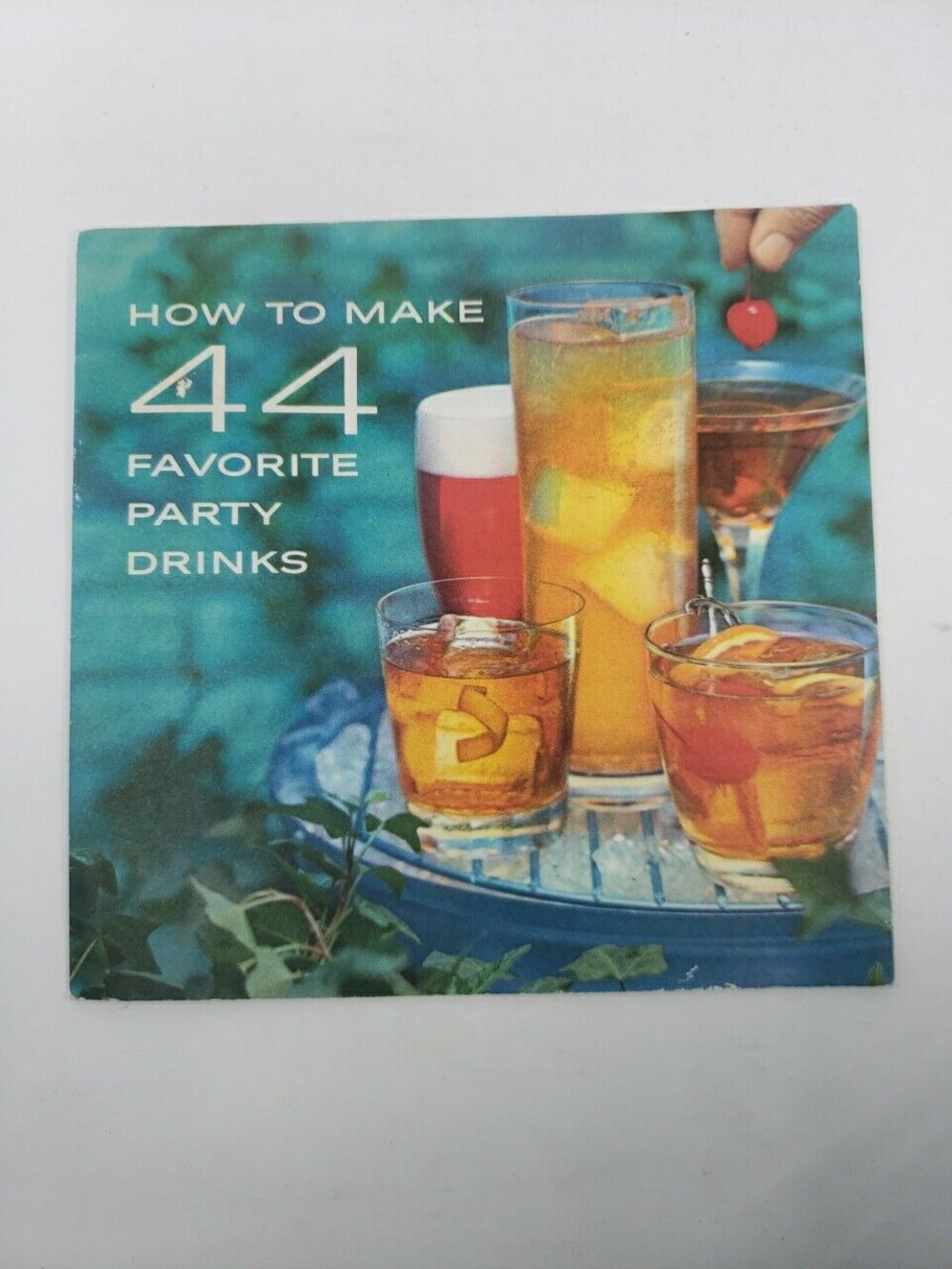 Southern Comfort Make 44 Favorite Party Drinks Booklet Magazine Insert 1960s VTG